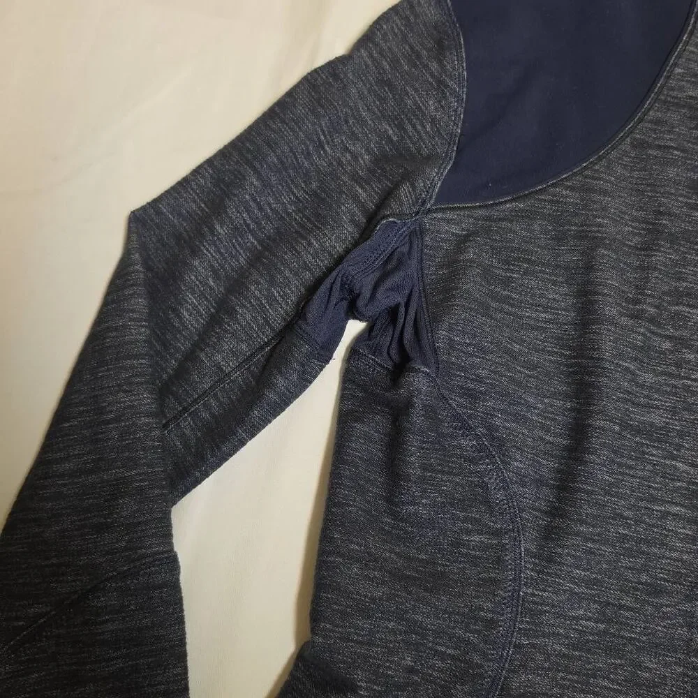 Lululemon Forme Jacket in a Slub Denim Inkwell color Size 10